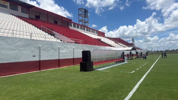 Beto Ovelar recibe duras críticas tras posteo inauguración del estadio Ovetenses Unidos - OviedoPress