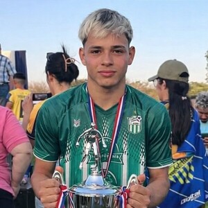 Buscan a joven que desapareció en aguas del río Yhaguy | Unicanal