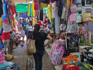 Feriado largo impulsó el movimiento comercial en Encarnación - Economía - ABC Color