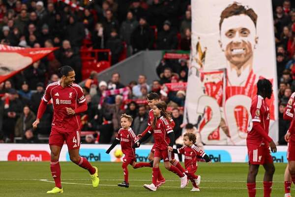 Anfield se rinde ante el legado eterno de Diogo Jota - Fútbol de la Premier League - ABC Color