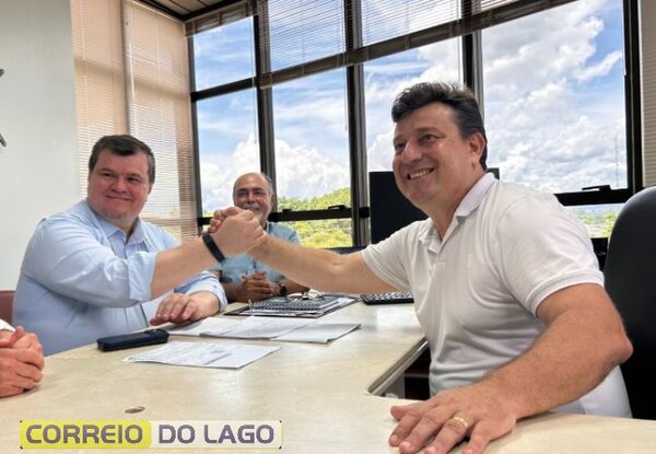 Senador impulsa agenda de integración logística y comercial en visita a Santa Helena