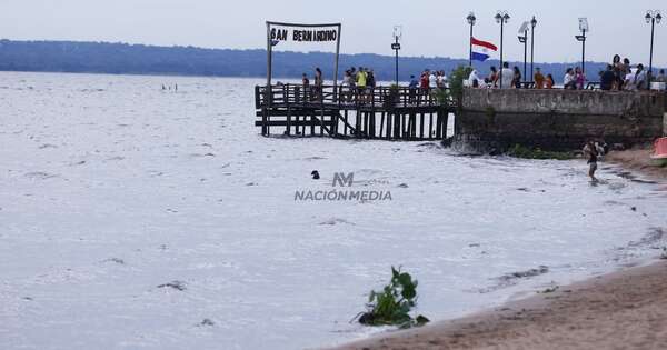 La Nación / El lago Ypacaraí no es apto para el baño, recuerda el Mades