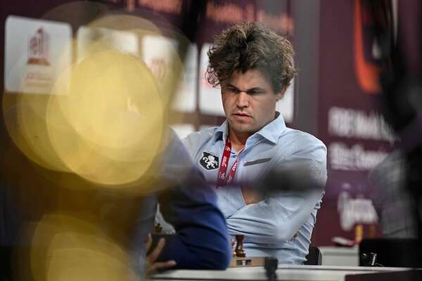 Ajedrez: Carlsen se complica el triunfo tras ceder ante Artémiev - Polideportivo - ABC Color