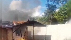 ¿Venganza? Queman casas de personas involucradas en crímenes fatales