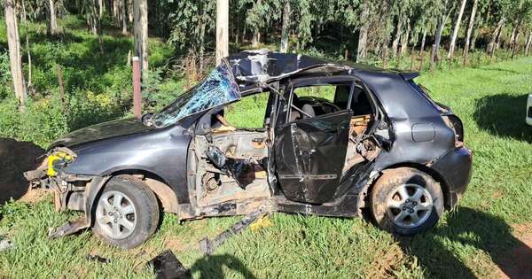 La Nación / Agente Lince falleció tras chocar contra una columna de la Ande en Pirayú