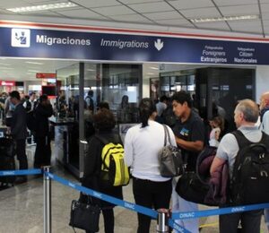 Migraciones presenta lista de documentos solicitados para viajar al extranjero - trece