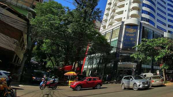 ¿G. 100.000 por hora? Denuncian precios abusivos de estacionamiento en microcentro de Ciudad del Este