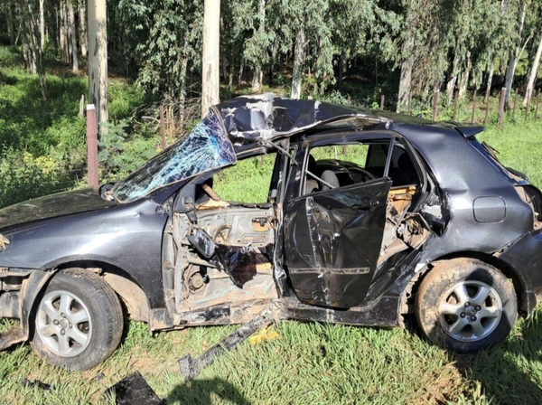 Joven Lince muere tras estrellarse contra columna en Pirayú