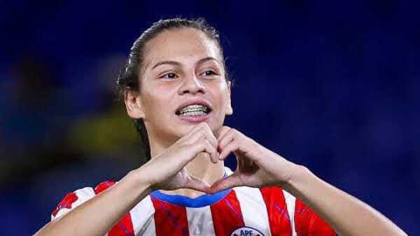 Cláusula millonaria vincula a Claudia Martínez con Olimpia