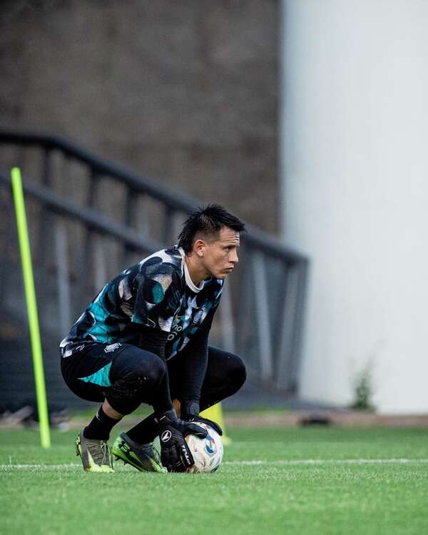 Dos caminos, ¿cuál recorrer? el Año Nuevo franjeado - Olimpia - ABC Color