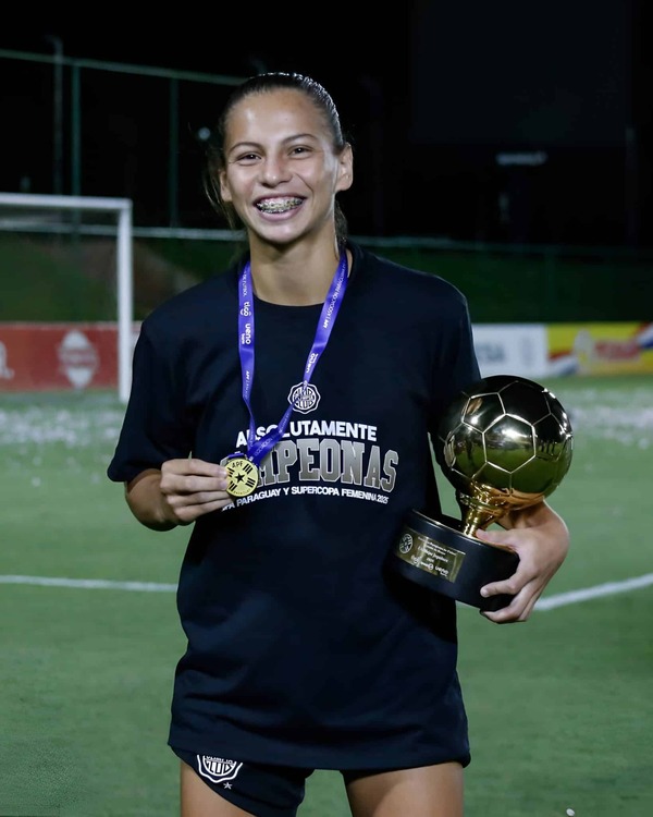 Olimpia blinda a Claudia Martínez con contrato histórico