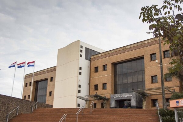 Citan a audiencia a exjuezas vinculadas a Lalo Gomes