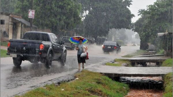 Último lunes del 2025 con tiempo caluroso, alta humedad y tormentas en 8 departamentos