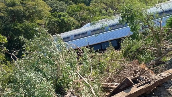 México: descarrilamiento de tren deja 13 fallecidos y decenas de heridos
