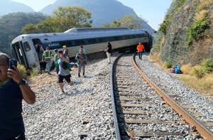Descarrilamiento de tren en México deja 13 muertos y casi 100 heridos | Unicanal