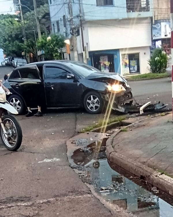 Accidente de tránsito dejó una mujer lesionada en pleno centro de Encarnación