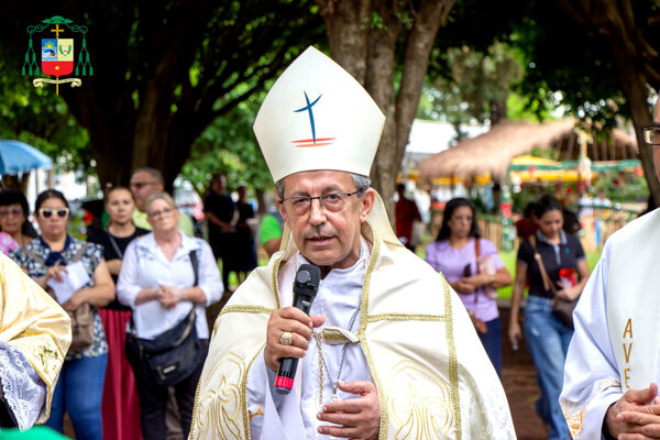 Obispo pide fortalecer los lazos y renovar el compromiso familiar - Portal Digital Cáritas Universidad Católica