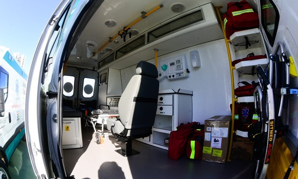 Caaguazú incorpora dos nuevas ambulancias 0 km para reforzar la red de emergencias - Canal-E