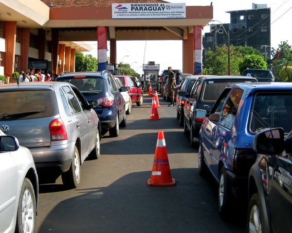 El aguinaldo argentino cruza a Paraguay y golpea al comercio de Posadas - ADN Digital