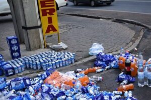 Rapiña de mercaderías tras percance de camión en Fernando