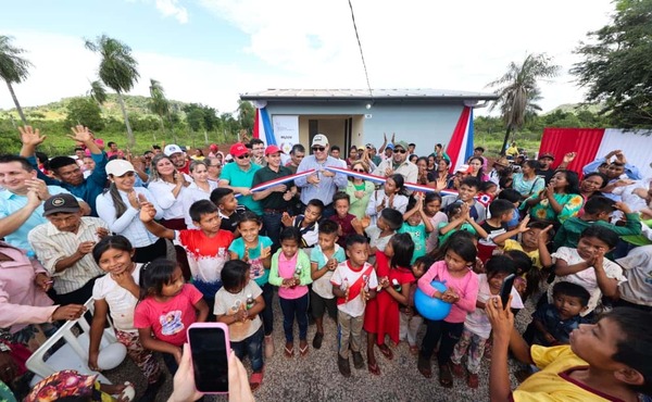 El Gobierno entregó 166 viviendas sociales en Amambay y cierra el año con cifras récord - La Tribuna