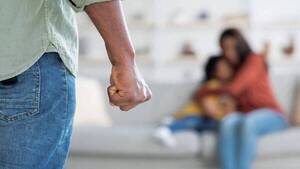 Violencia intrafamiliar aumenta en feriado largo: más de 320 llamadas a emergencia - ADN Digital