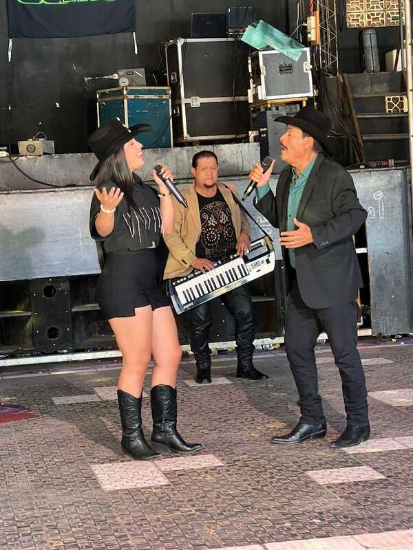 Los Rehenes de México y Contra Tiempo de Carapeguá unen talentos en un nuevo videoclip - Música - ABC Color