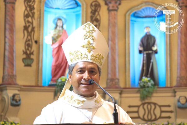 Obispo pide defender la vida e incentivar el amor en las familias - Portal Digital Cáritas Universidad Católica