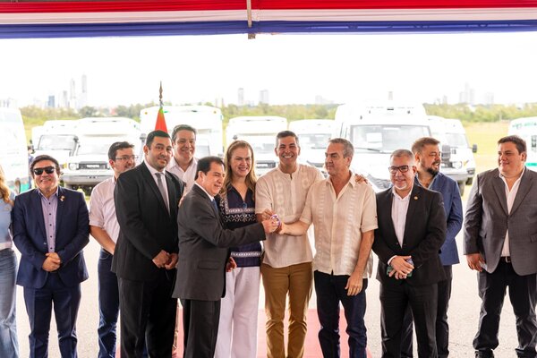 Ministra de Salud descarta renuncia y ratifica respaldo al Gobierno: "Voy a estar hasta que el presidente diga basta"