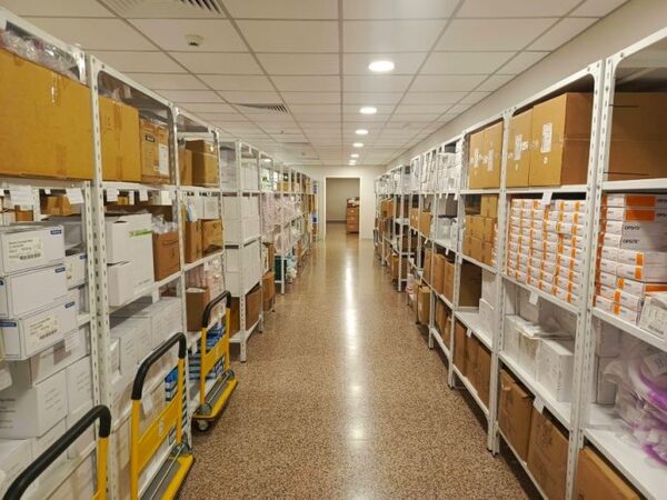 Hospital General de Itapúa refuerza atención mediante llegada de lote de medicamentos e insumos