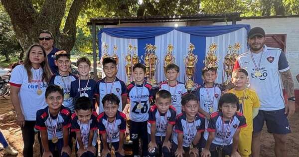 La Nación / Talento que ilusiona: la categoría 2017 de Cerro Ypané fue campeona invicta