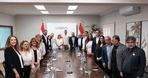 Diario HOY | Peña promulga ley que formaliza trabajo de profesionales de la belleza