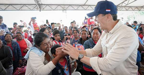 La Nación / Programas sociales sostienen alta imagen de Peña a mitad de su gobierno, señala Baruja