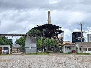 Tras el fracaso del nuevo tren de molienda, Petropar decide gastar millones en la vieja planta de Troche - Economía - ABC Color