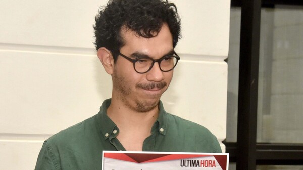 “En mi película debato el tema medios de comunicación y la democracia”