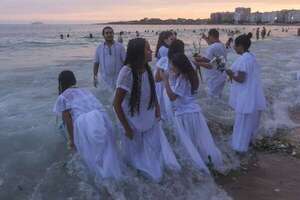 Iemanjá: así son los ritos en Brasil para renovar las energías en el año nuevo - Mundo - ABC Color