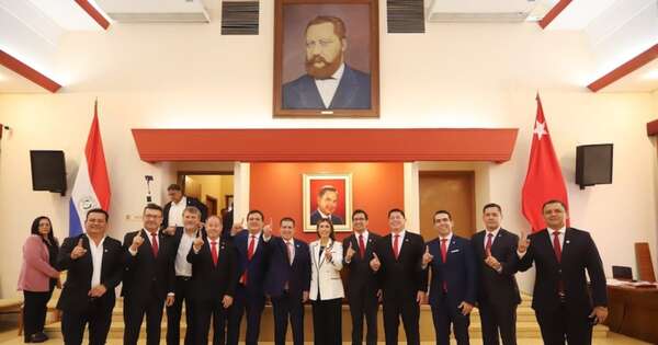 La Nación / Gobernadores colorados respaldan figura de Alliana para las presidenciales del 2028