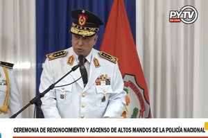 Policía Nacional reconoce y asciende a altos mandos durante ceremonia en Luque - ADN Digital