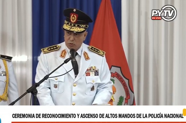 Policía Nacional reconoce y asciende a altos mandos durante ceremonia en Luque - ADN Digital