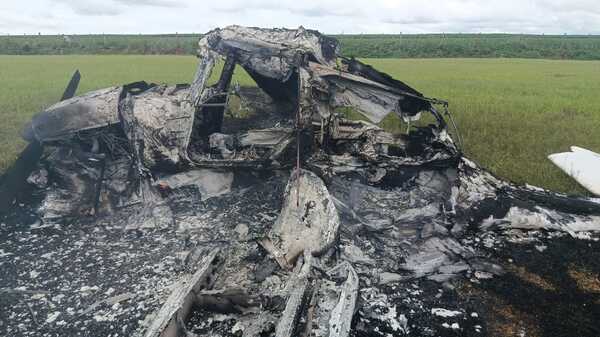 Reportan hallazgo de avioneta incinerada en estancia de Santa Rita - trece
