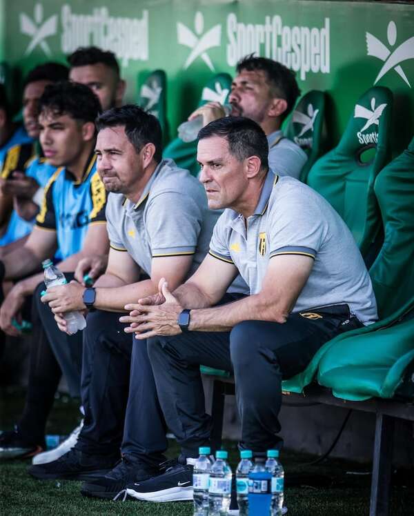 Bernay habla del futuro de Guaraní y método de reemplazos ante posibles salidas - Guaraní - ABC Color