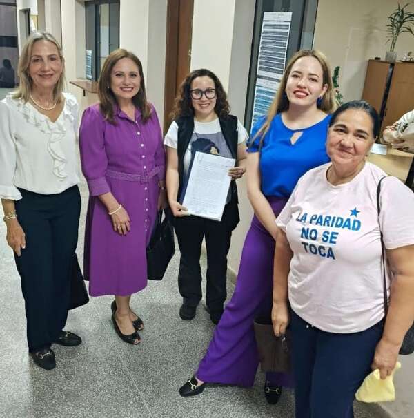 Plantean acción de nulidad contra el PLRA por eliminar la paridad de género - Política - ABC Color