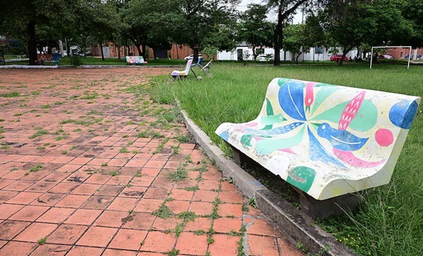 San Jorge recupera su plaza ante abandono municipal