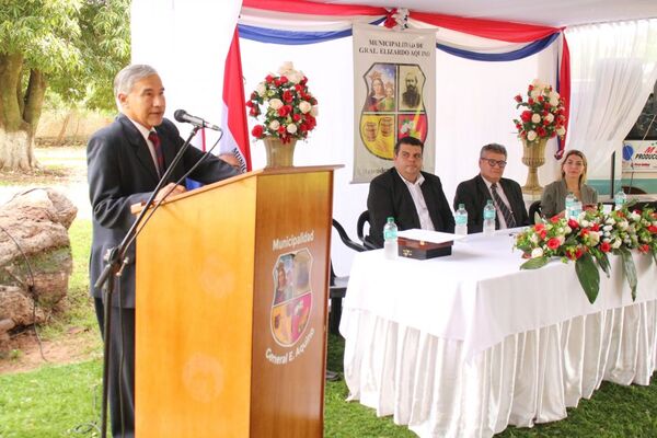 Ministro Ramírez Candia encabezó entrega oficial de título de propiedad para futura sede de los Juzgados de Primera Instancia de General Aquino