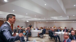 Peña afirma que para mantener el poder adquisitivo se tiene que poner límites a empresarios