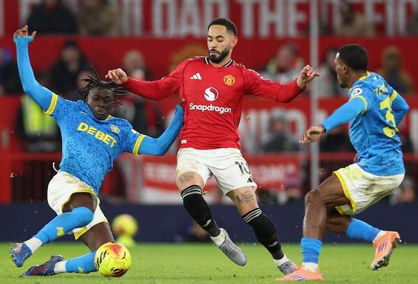 El United se frenta ante los “Wolves” con Enso González entre los suplentes - Fútbol de la Premier League - ABC Color