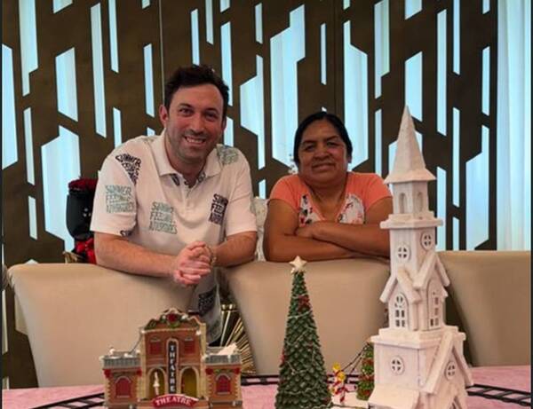 [VIDEO] Creador de contenido extranjero pide regalitos con polca paraguaya