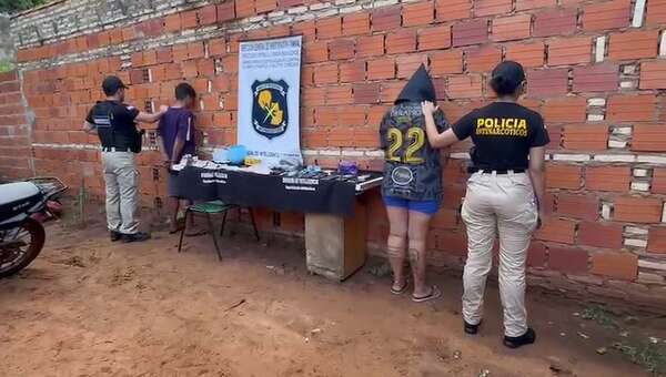 Allanamiento antidrogas en J. A. Saldívar deja dos detenidos - Policiales - ABC Color