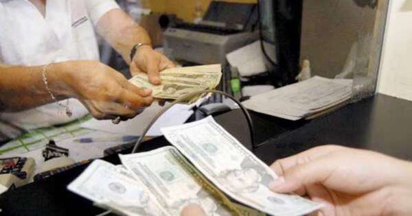 La Nación / Dólar cierra en su precio más bajo en casi 5 años