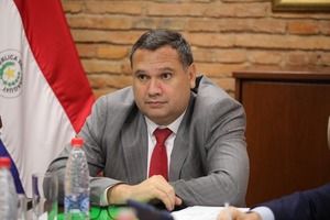 Senador Derlis Maidana: «El gobierno debe oxigenar su gabinete y cambiar ministros que no están rindiendo»